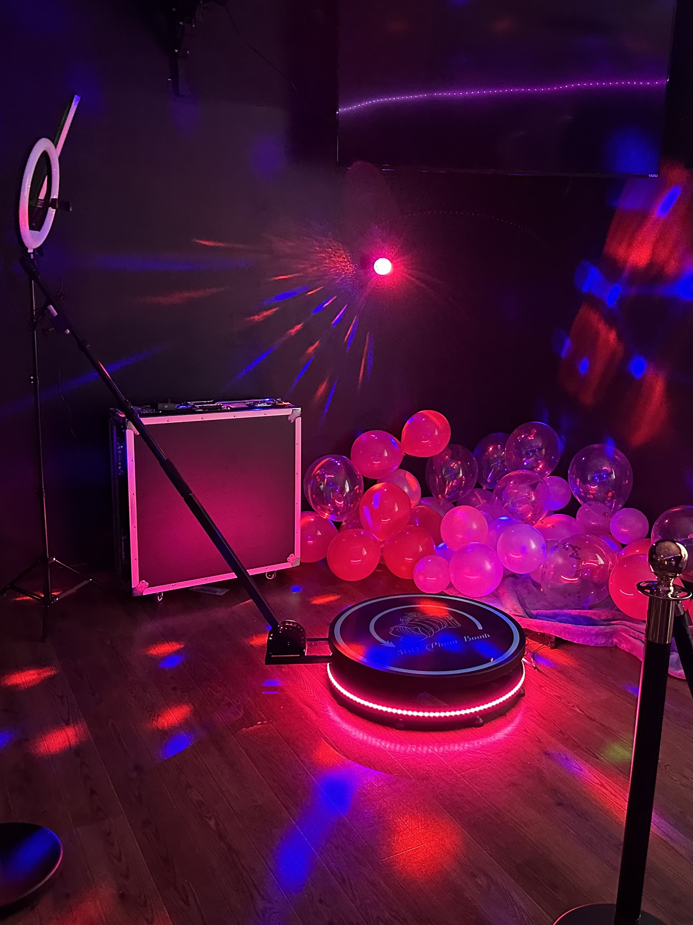 photobooth glowing pink